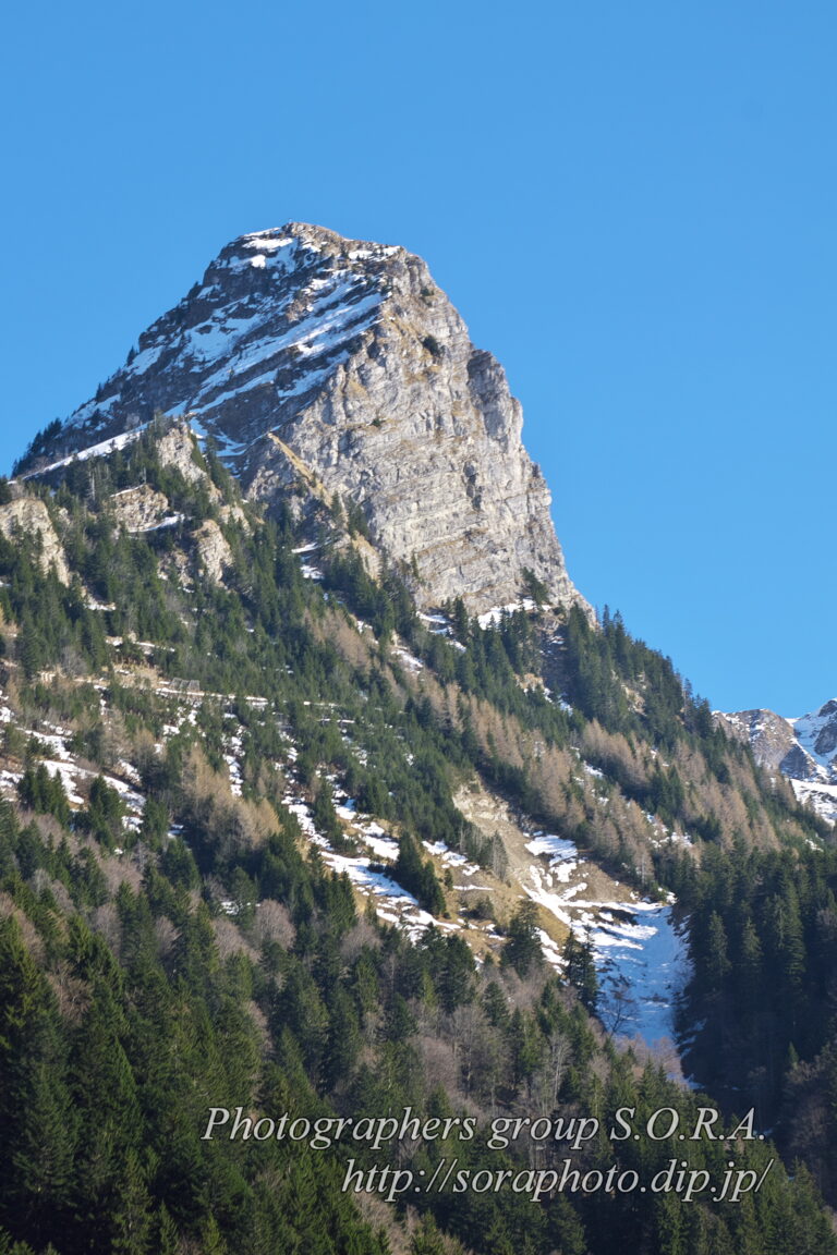 足跡を辿る ’11 Helvetia 雪残るDent de Jaman登頂記